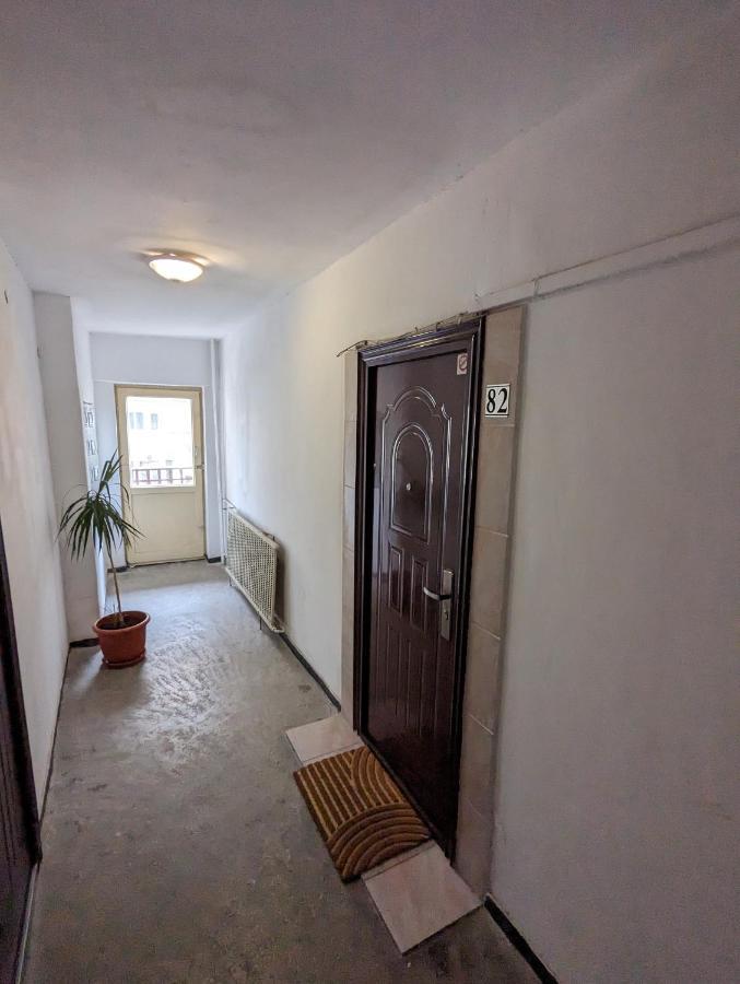 Sebastian Studio Apartment Бухарест Экстерьер фото