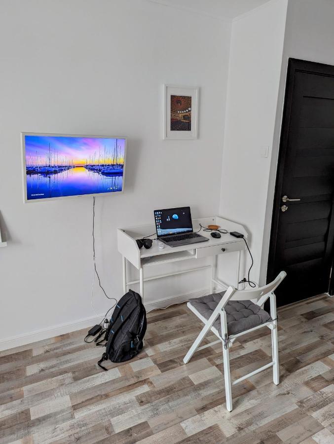 Sebastian Studio Apartment Бухарест Экстерьер фото
