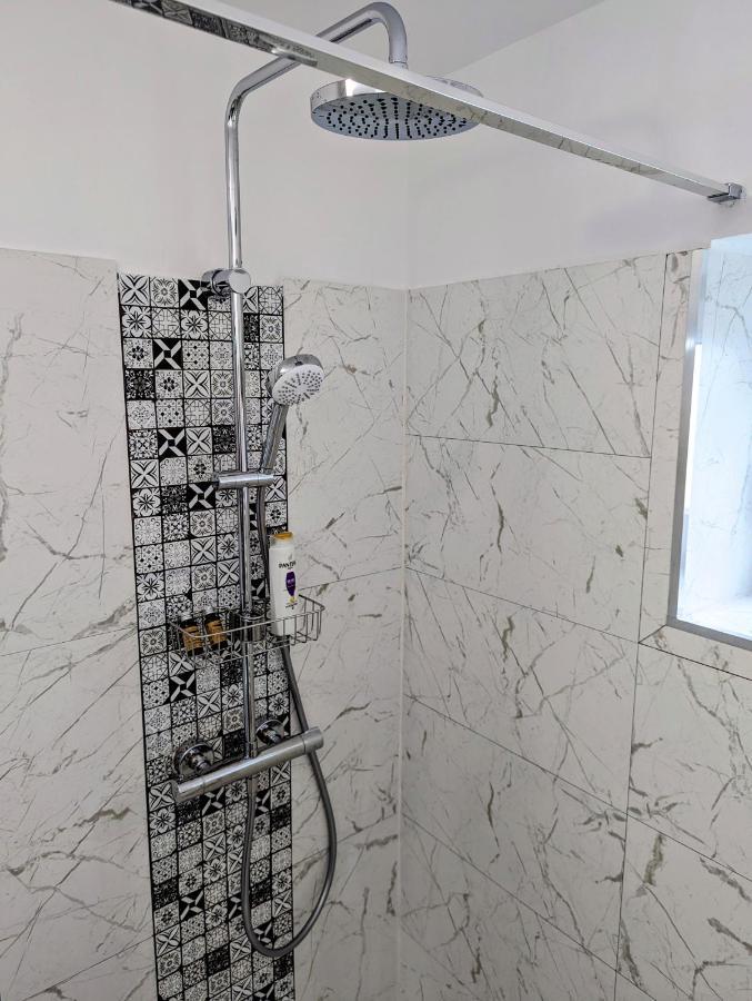 Sebastian Studio Apartment Бухарест Экстерьер фото