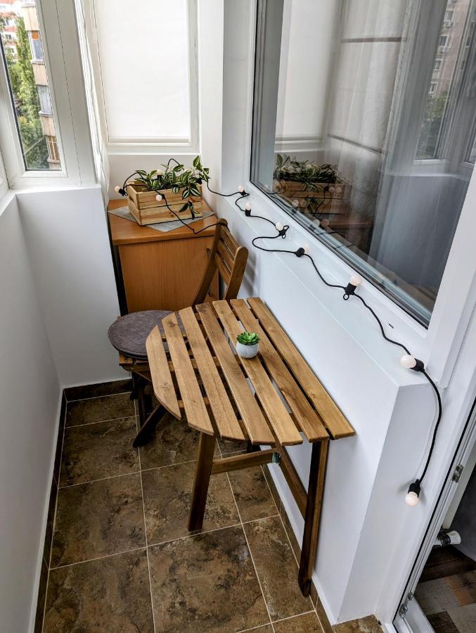 Sebastian Studio Apartment Бухарест Экстерьер фото