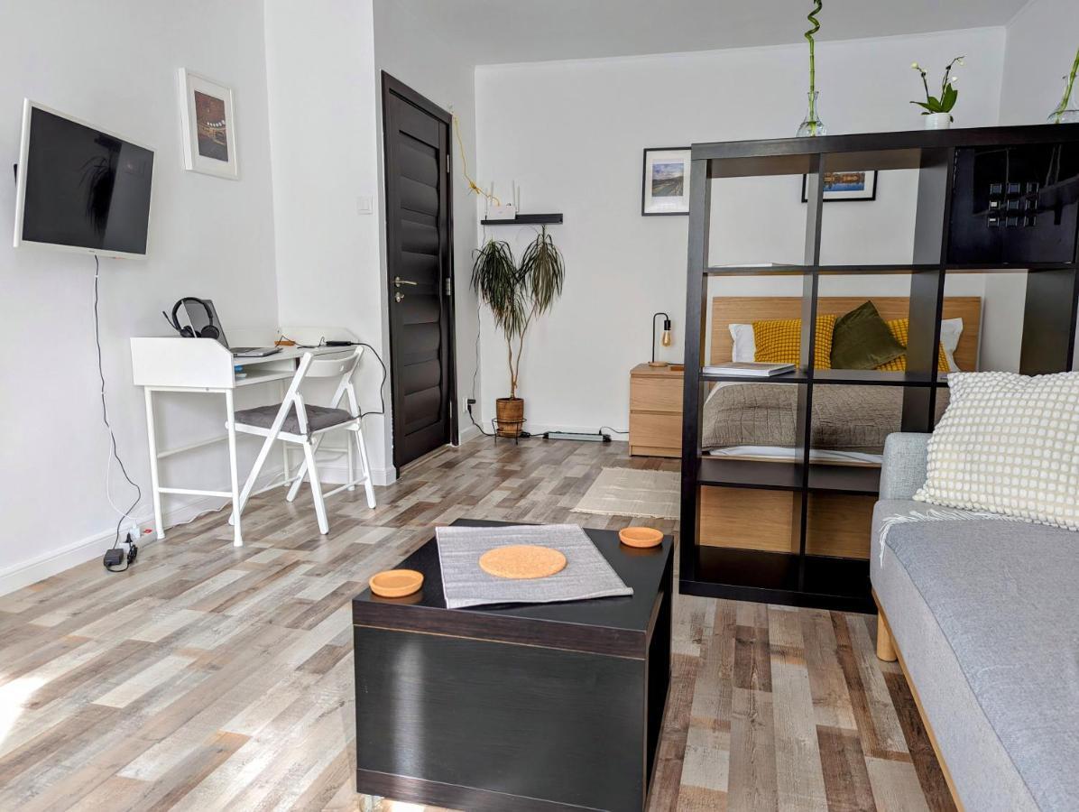 Sebastian Studio Apartment Бухарест Экстерьер фото